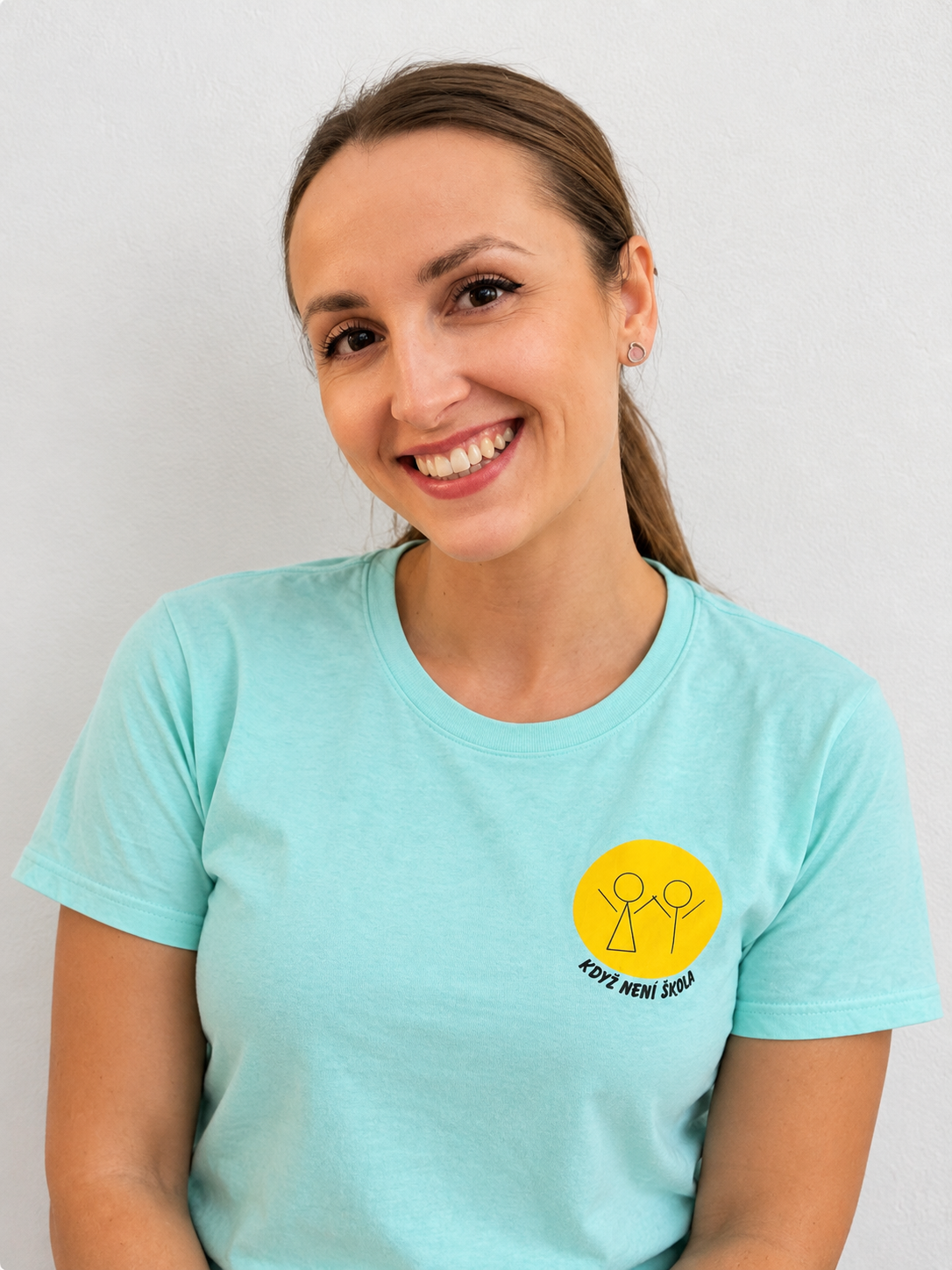 Kristýna Šrůtková, KDYŽ NENÍ ŠKOLA team